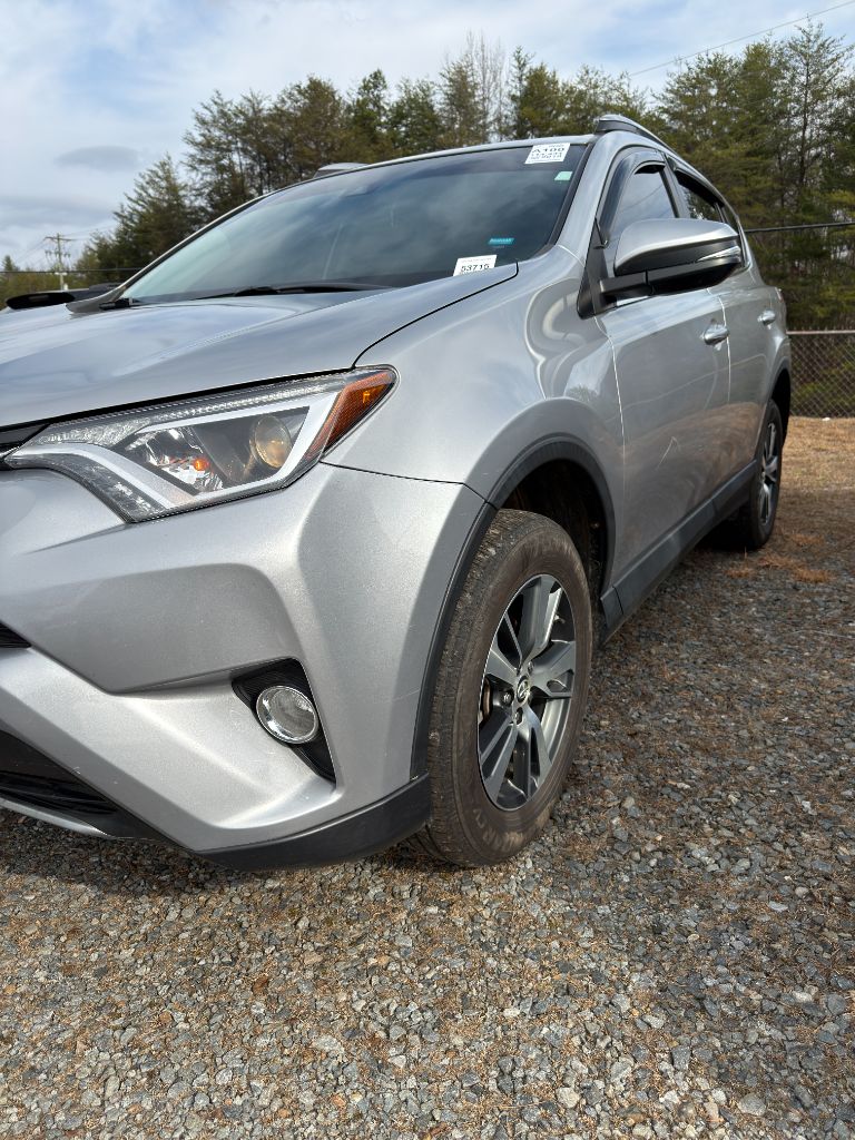 2018 Toyota RAV4 XLE's photo